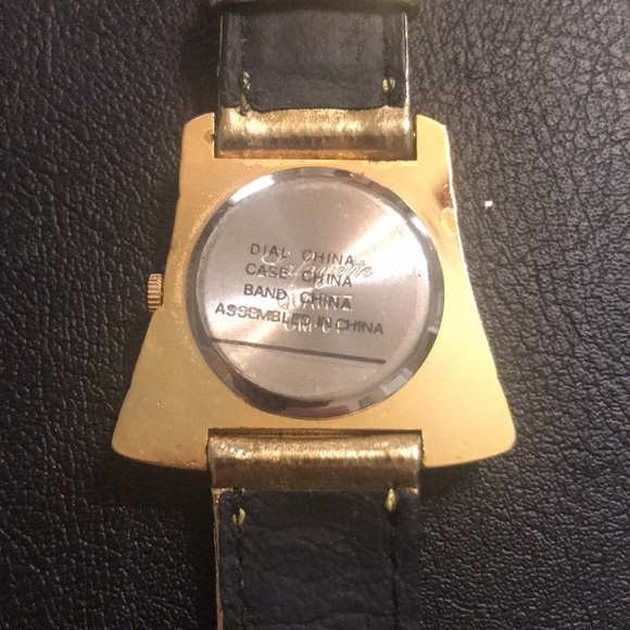 CHRISTMAS TREE 🎄 WATCH - Picture 3 of 3